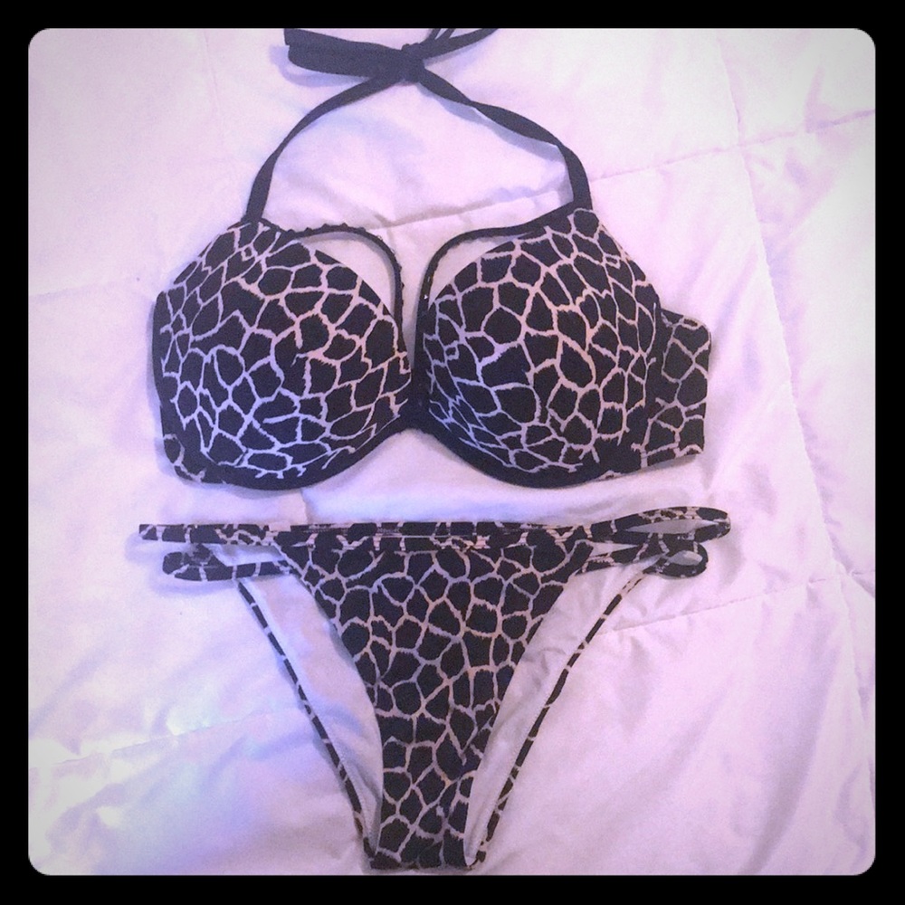Victoria’s Secret bikini